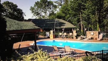 Piscine extérieure, piscine chauffée