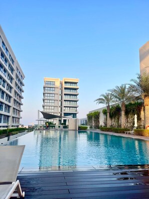 Innenpool, Außenpool