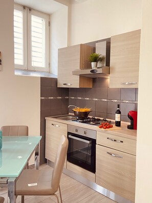 Fridge, microwave, oven, stovetop