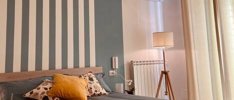 1 Schlafzimmer, Schreibtisch, Bügeleisen/Bügelbrett, Reisekinderbett