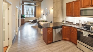 Unclassified image, 2 of 313, button - Sosuite at Independence Lofts - Callowhill (Philadelphia)