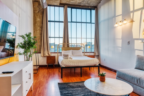 Standard Studio, 1 Queen Bed with Sofa bed, City View | 1 bedroom, laptop workspace, iron/ironing board, free cribs/infant beds