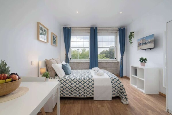 1 bedroom, iron/ironing board, travel crib, WiFi