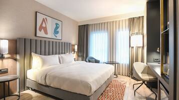 Minibar, caja fuerte, escritorio y espacio para trabajar con un portátil