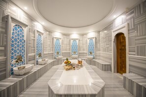 Couples treatment rooms, sauna, steam room, Turkish bath - Crowne Plaza Ankara by IHG (Ankara)