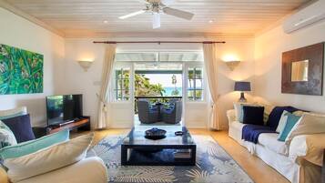 Apartment, 2 Bedrooms | Living area