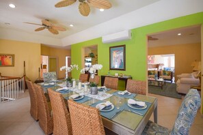 บ้านพัก, 6 ห้องนอน | ร้านอาหาร