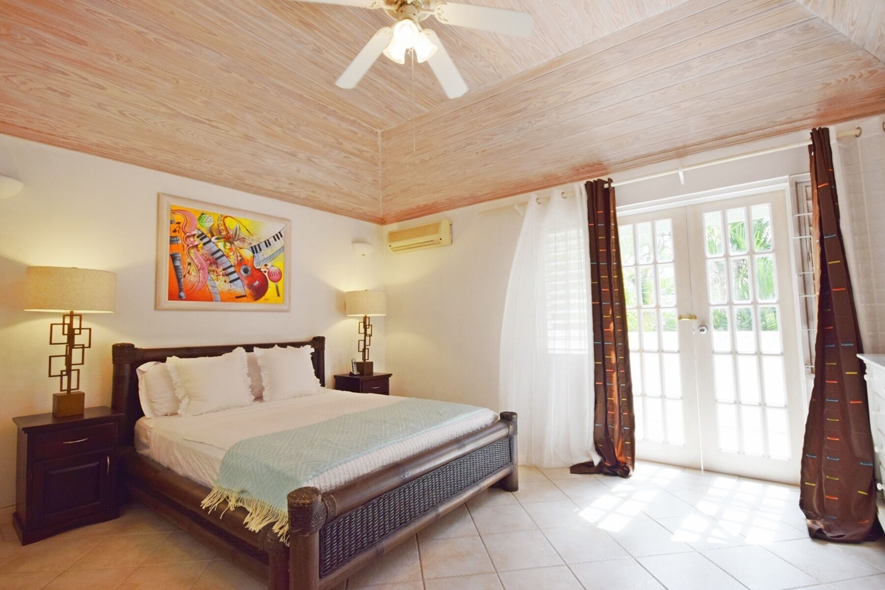 2 bedrooms, individually decorated, individually furnished, free WiFi