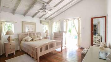 Didekorasi berbeda-beda dan dilengkapi dengan perabotan berbeda-beda