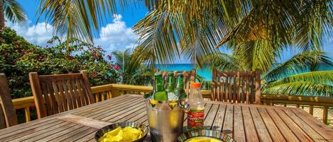 House, 4 Bedrooms | Property grounds