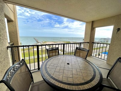 Top Floor Waterfront Condo Pier, Pool Pet Friendly