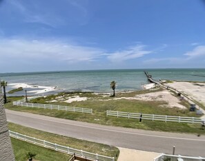 Beach/ocean view - Top Floor Waterfront Condo Pier, Pool Pet Friendly (Rockport)