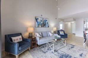 Smart TV - "Sunshine At The Beach"- Now 3 Bedrooms! Many Upgrades! Perfect Location! (Orange Beach)