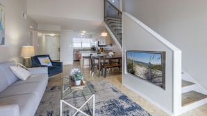 Smart TV - "Sunshine At The Beach - Fall Specials! Many Upgrades! Perfect Location! (Orange Beach)