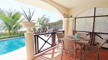 Apartment, 2 Bedrooms | Tempat makan luar