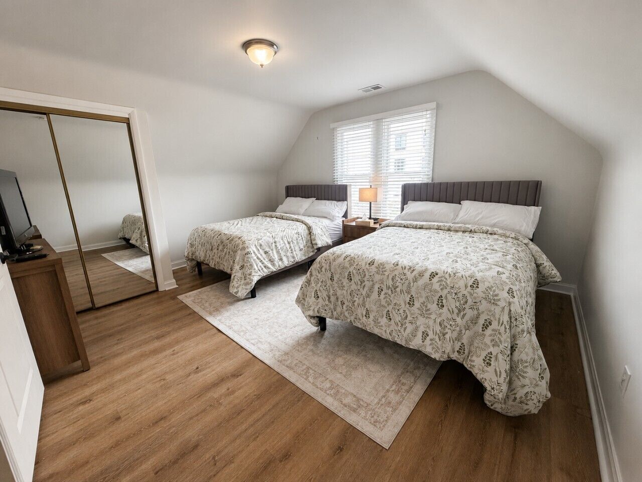 4 dormitorios, tabla de planchar con plancha, wifi gratis y ropa de cama