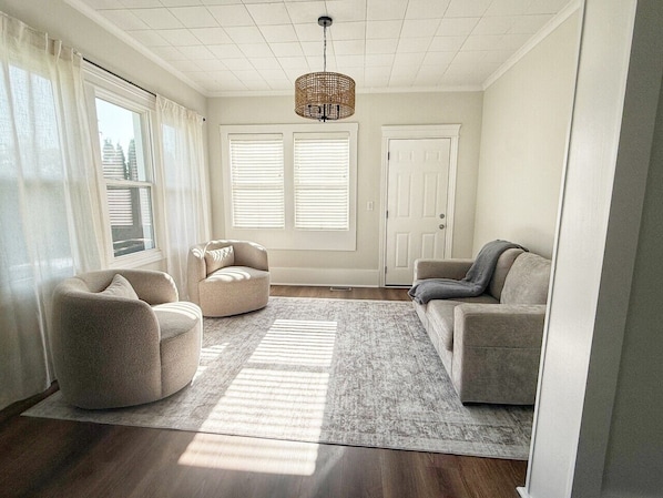 Interior - Flint Haus - Frankenmuth Vacation Homes (Frankenmuth)