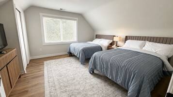 4 bedrooms, iron/ironing board, free WiFi, bed sheets