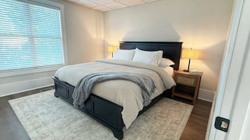 4 slaapkamers, een strijkplank/strijkijzer, gratis wifi, beddengoed