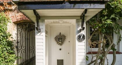Old Pump Cottage