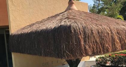 High standard house near the beach. A large chalet in an APA.