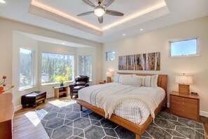4 habitaciones, ropa de cama de alta calidad y escritorio 