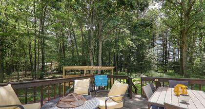 Large home & 5 min to Kalahari, Gather here at WOODLAND RETREAT!