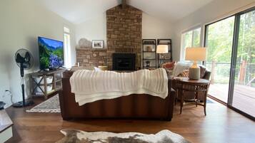 House (LL1425) | Exterior