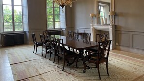 Unclassified image, 5 of 10, button