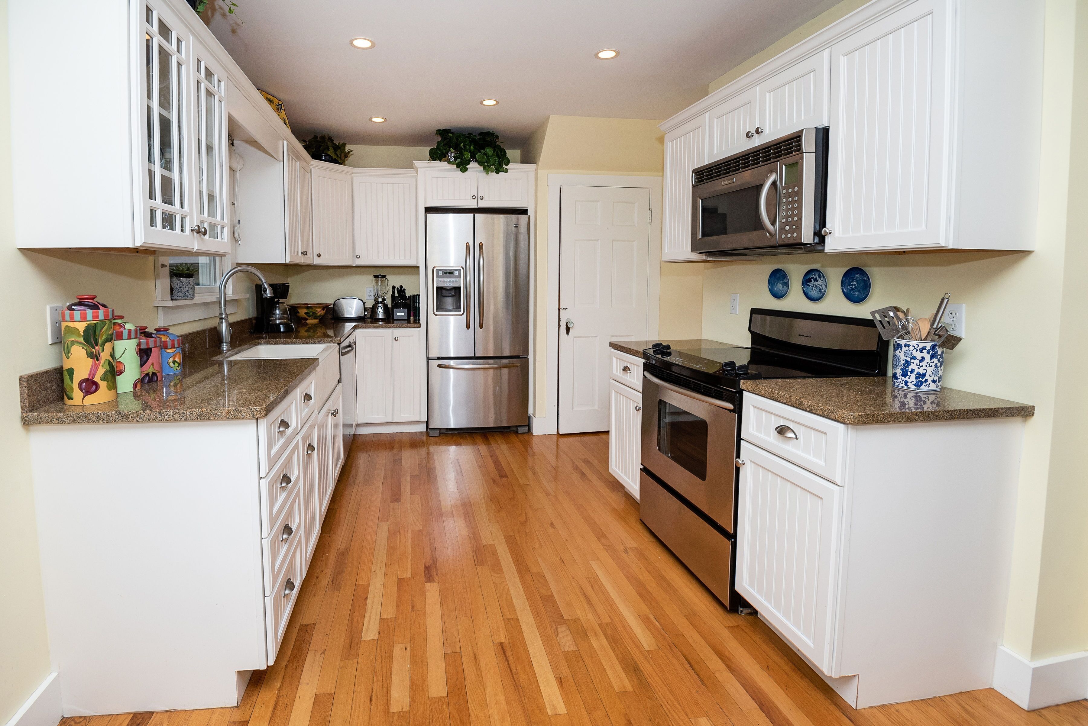 雪櫃、微波爐、焗爐、爐具