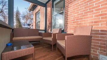 House, Multiple Beds (216. W. Myrtle St.) | Balcony