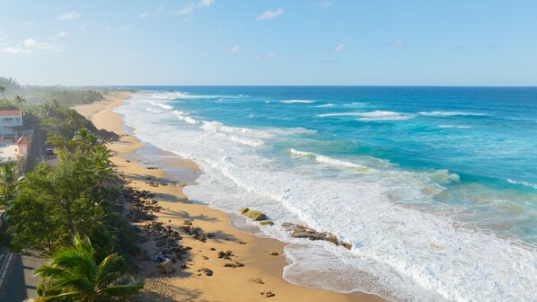 Am Strand, Liegestühle, Strandtücher