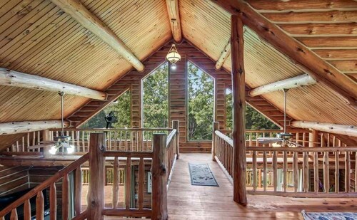 Riverfront Beach Lodge Home in the Heart of Snowmobile Trails