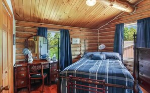 4 slaapkamers, een bureau, een strijkplank/strijkijzer, gratis wifi