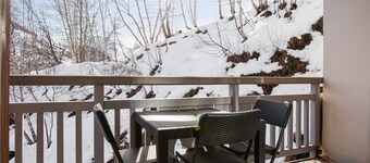 Recent apartment in the heart of the resort and close to the slopes