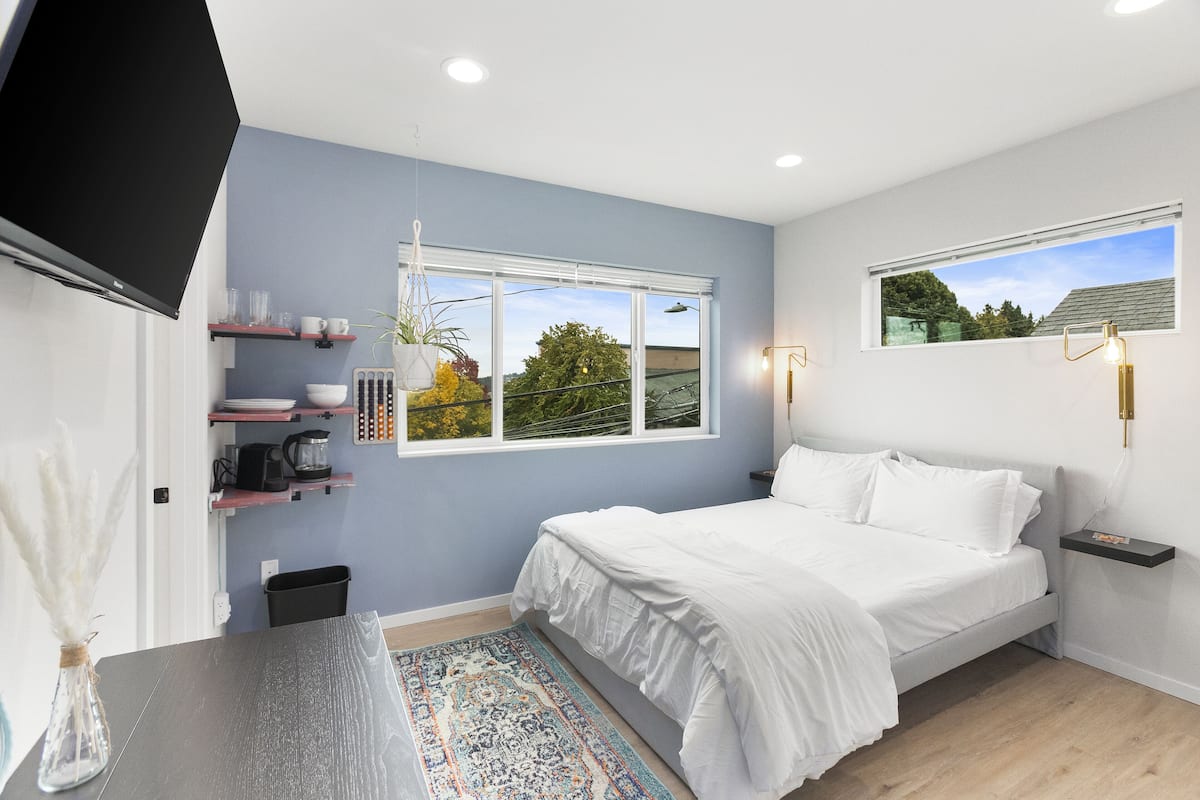 Standard Room | Individually decorated, free WiFi, bed sheets