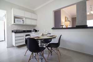 公寓 | 私人 厨房 | 冰箱、微波炉、烤箱、茶具/咖啡用具