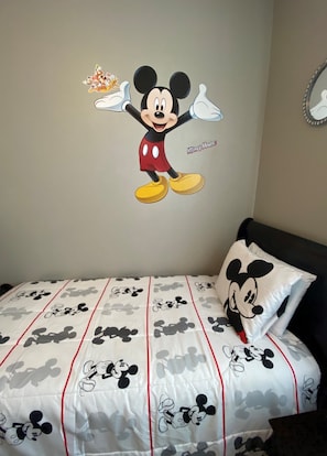 4 bedrooms, WiFi, bed sheets - Disney Adventure 4Bdm 3b Private Pool (Kissimmee)