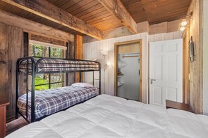 Cabin, Multiple Beds, Patio, Mountain View