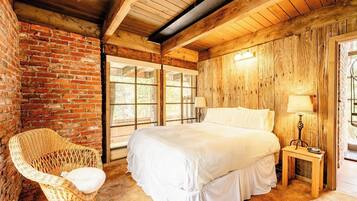 2 bedrooms, individually decorated, individually furnished, free WiFi