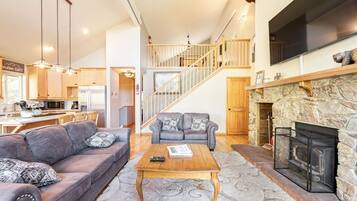 Townhome, Multiple Beds, Hot Tub, Mountain View | Living area | 40-inch flat-screen TV with cable channels, TV