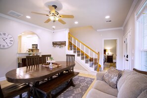 Interior - Tranquil Texoma Lake House w/ private lake on .5 acres & steps from Lake Texoma (Kingston)