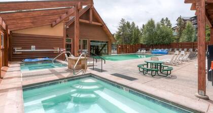 Four Oclock Lodge B06