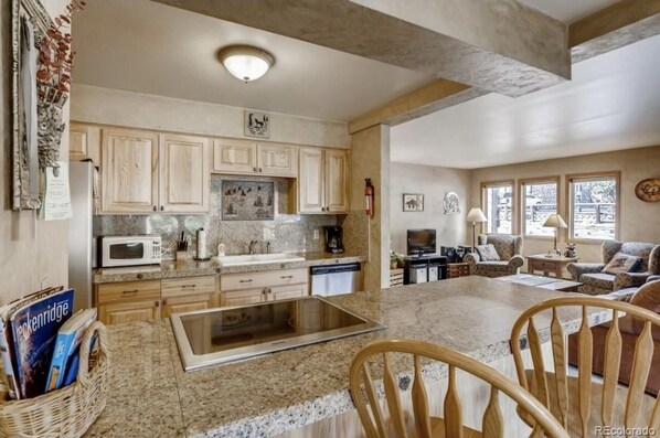 Apartment, Mehrere Betten, Poolzugang | Eigene Küche | Kühlschrank, Mikrowelle, Ofen, Herdplatte