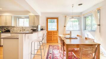 Townhome, Multiple Beds, Patio | Private kitchen | Fridge, microwave, oven, stovetop