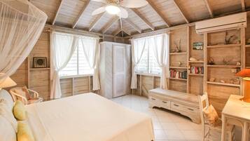 House, 2 Bedrooms | 2 bedrooms, individually decorated, individually furnished, free WiFi