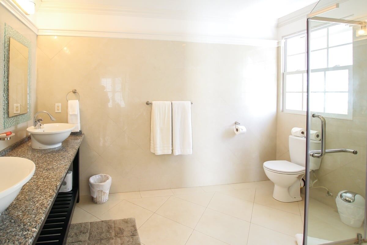 Large Townhouse with Plunge Pool, 3 mins from Beach - Turtle View 2 by BSL Rentals