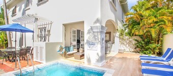 Large Townhouse with Plunge Pool, 3 mins from Beach - Turtle View 2 by BSL Rentals