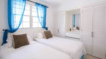 Villa, 3 Bedrooms | 3 bedrooms, individually decorated, individually furnished, free WiFi