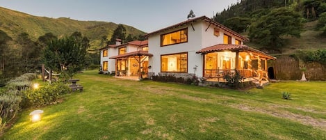 Fachada de la propiedad